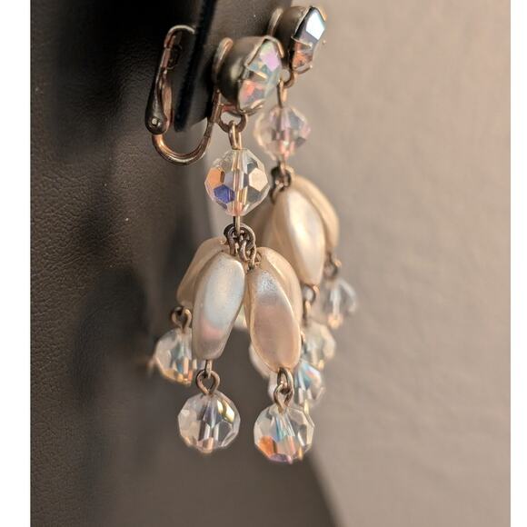 Vintage Aurora Borealis Crystal Faux Pearl Chandelier Dangle Clip On Earrings - Picture 4 of 5